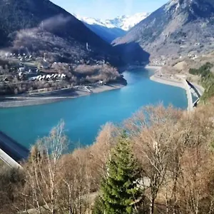 Superbe Dans La Vallee De L'eau D'olle. , Allemont France